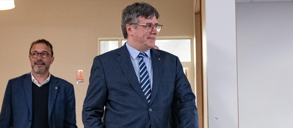 Carles Puigdemont durante un acto ante los medios de comunicaci&oacute;n en Perpi&ntilde;&aacute;n. / Europa Press