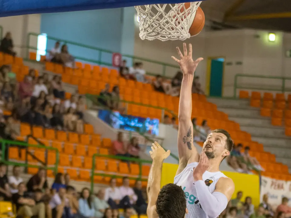 Mirza Bulic durante un partido. / Ricardo Copeas / GAC