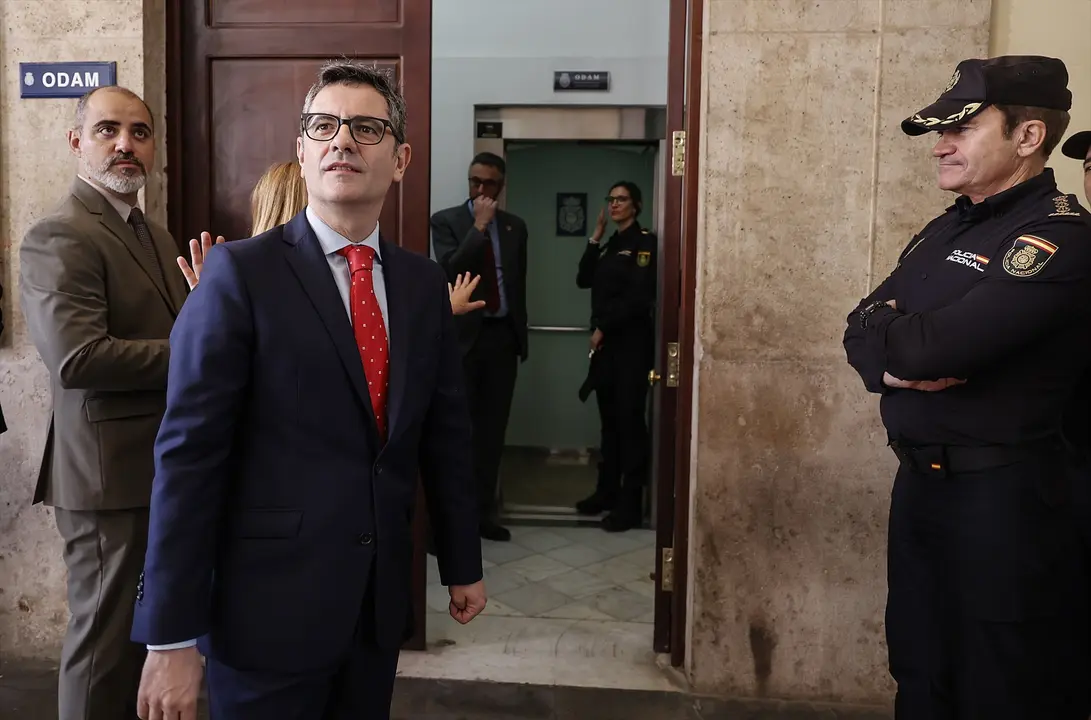 El ministro de Presidencia, Justicia y Relaciones con las Cortes, F&eacute;lix Bola&ntilde;os (2i) / Rober Solsona
