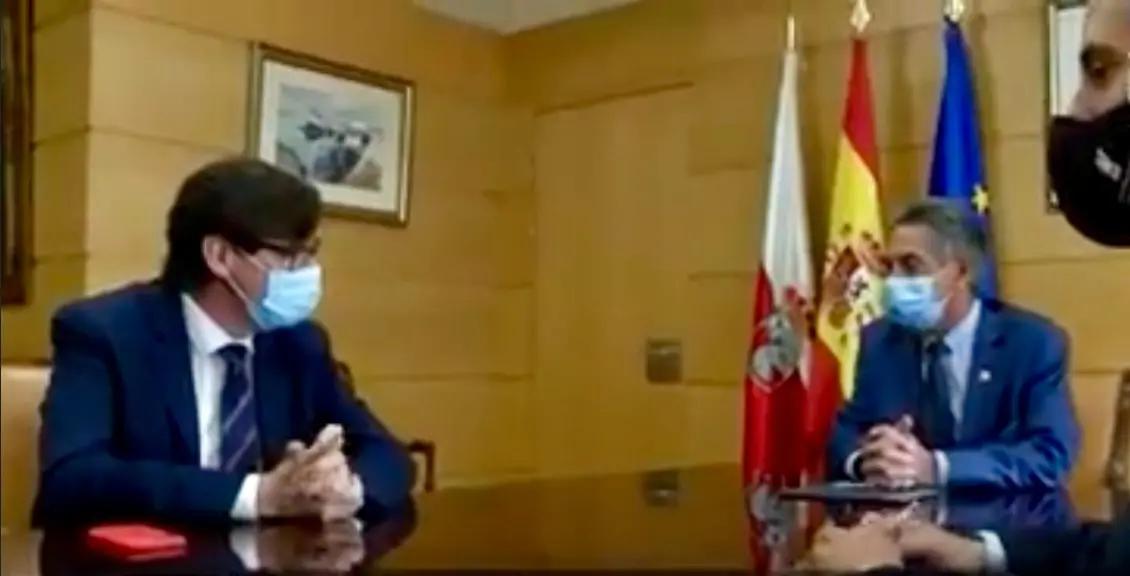 Salvador Illa, Miguel &Aacute;ngel Revilla y Pablo Zuloaga. (PSOE-PRC).