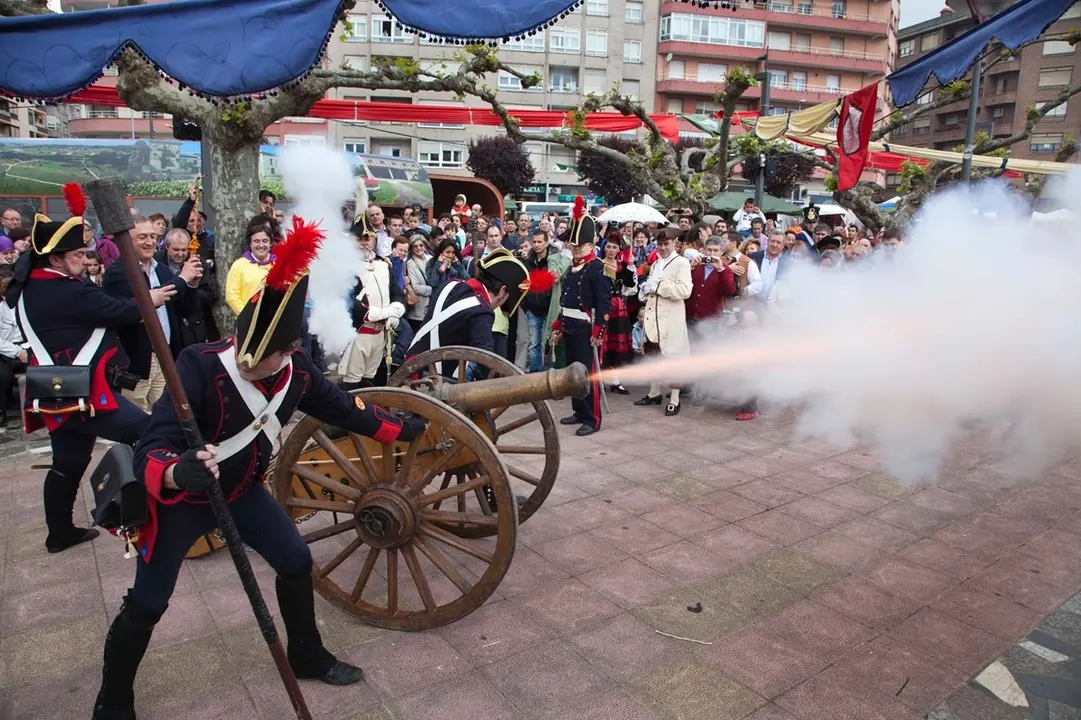 Una de las ediciones de la fiesta Homenaje a Pedro Velarde. / Alerta