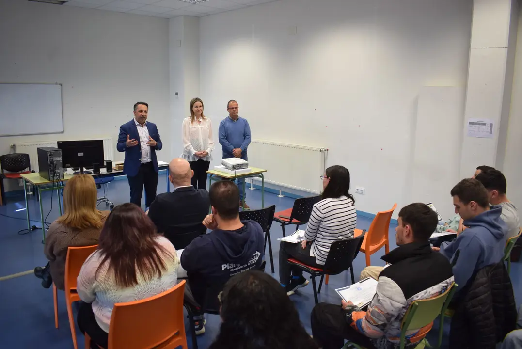 Participantes en el programa de formaci&oacute;n. / Alerta