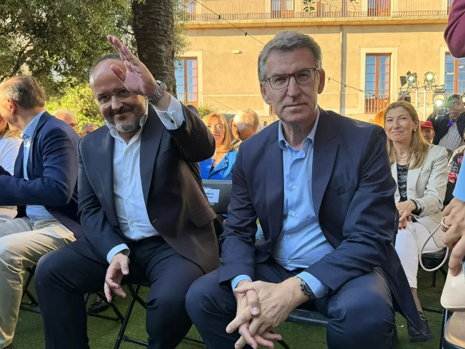El l&iacute;der del PP, Alberto N&uacute;&ntilde;ez Feij&oacute;o, y el candidato a las catalanas, Alejandro Fern&aacute;ndez. EP
