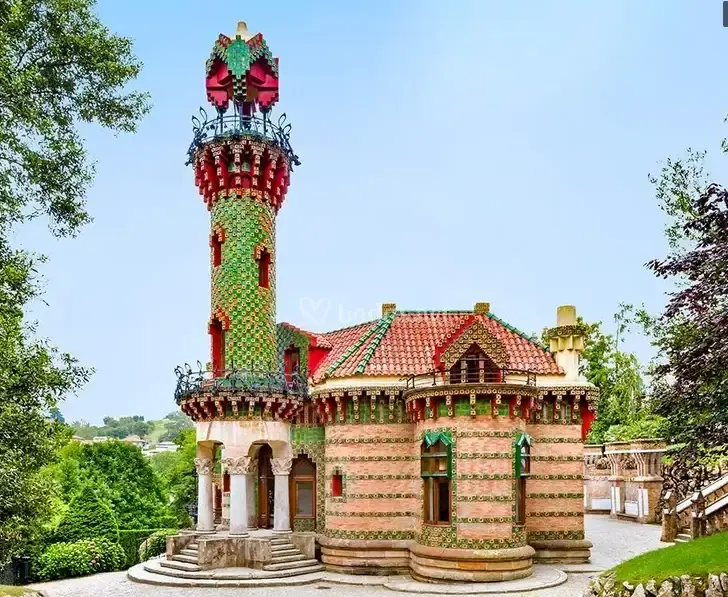 Vista de El Capricho de Gaud&iacute;. / Alerta