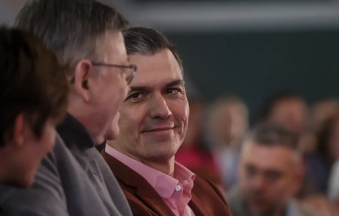 El presidente del Gobierno y secretario general del PSOE, Pedro S&aacute;nchez, junto al expresidente de la Comunidad Valenciana, Ximo Puig. / Rober Solsona / Archivo