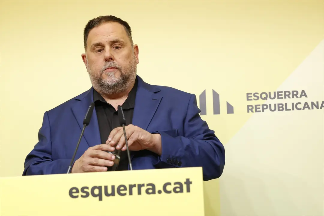 El presidente de ERC, Oriol Junqueras, durante una rueda de prensa, en la sede de ERC. / Kike Rinc&oacute;n