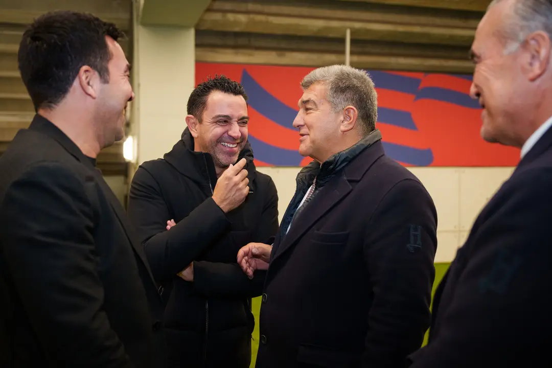 Deco, Xavi, Laporta y Yuste en un encuentro reciente de la c&uacute;pula deportiva del FC Barcelona. / FCB