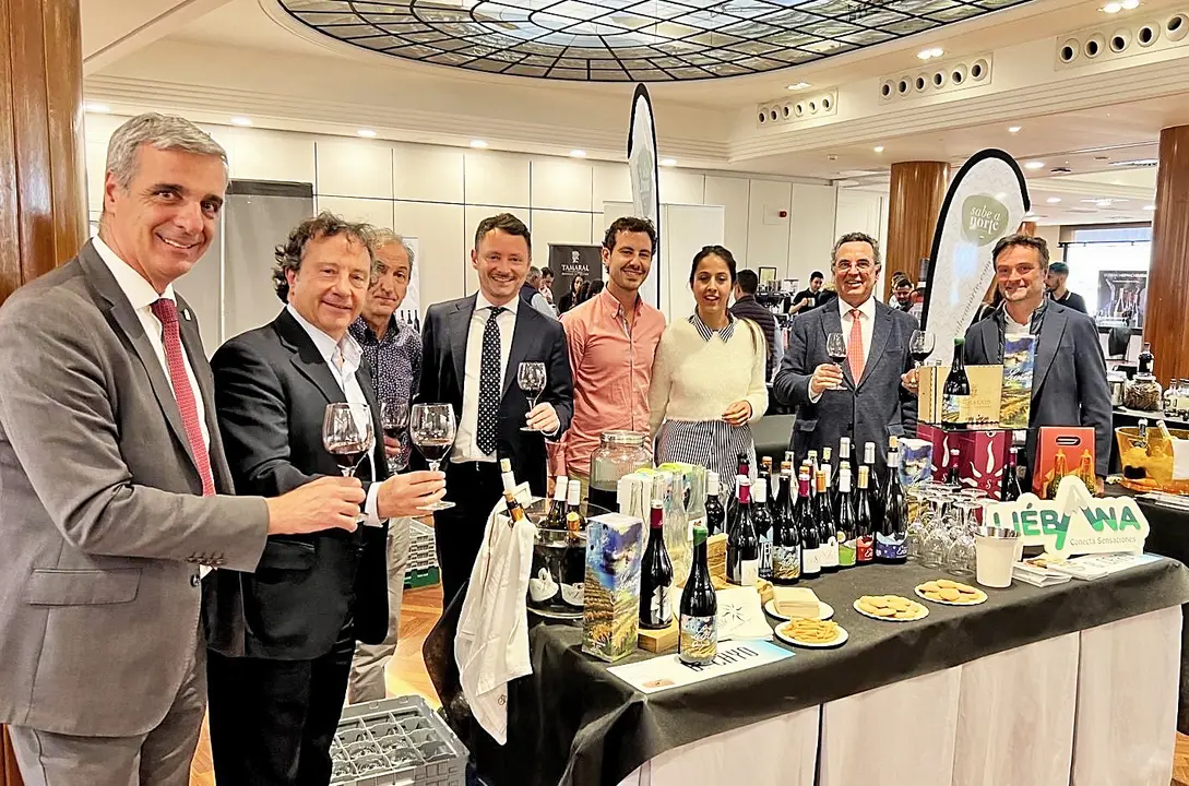 Fotograf&iacute;a de la celebraci&oacute;n de la XIX edici&oacute;n de &lsquo;Cantabria Vinos&rsquo; en el Hotel Bah&iacute;a. / Alerta