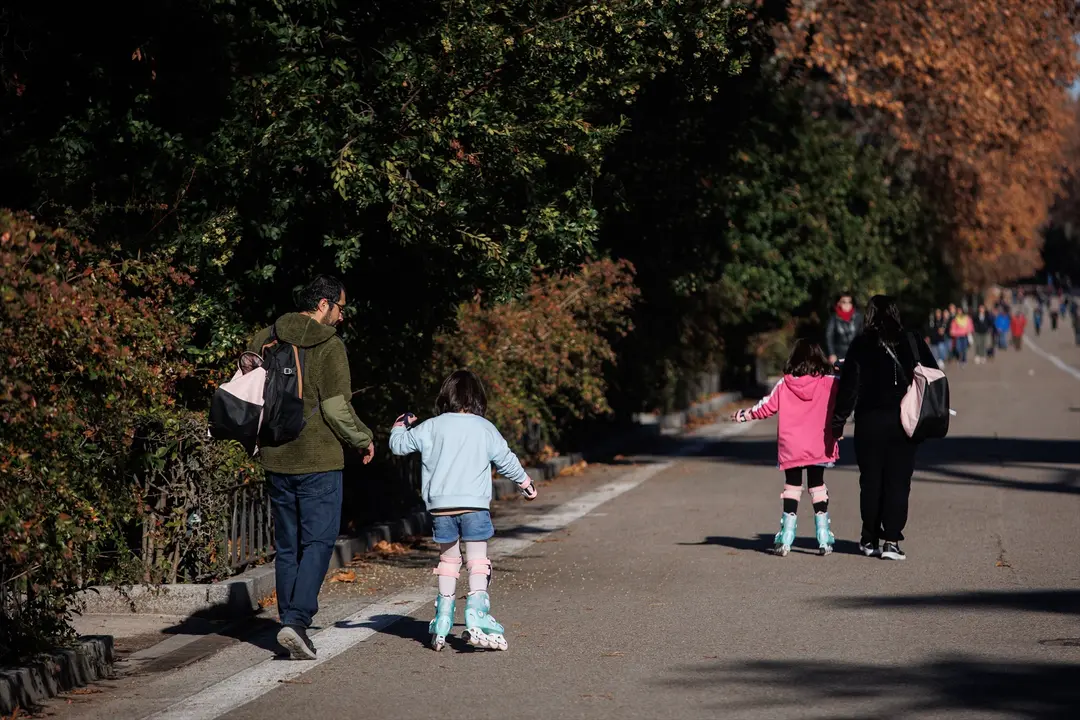 Familias en un parque. Alejandro Mart&iacute;nez V&eacute;lez / Archivo