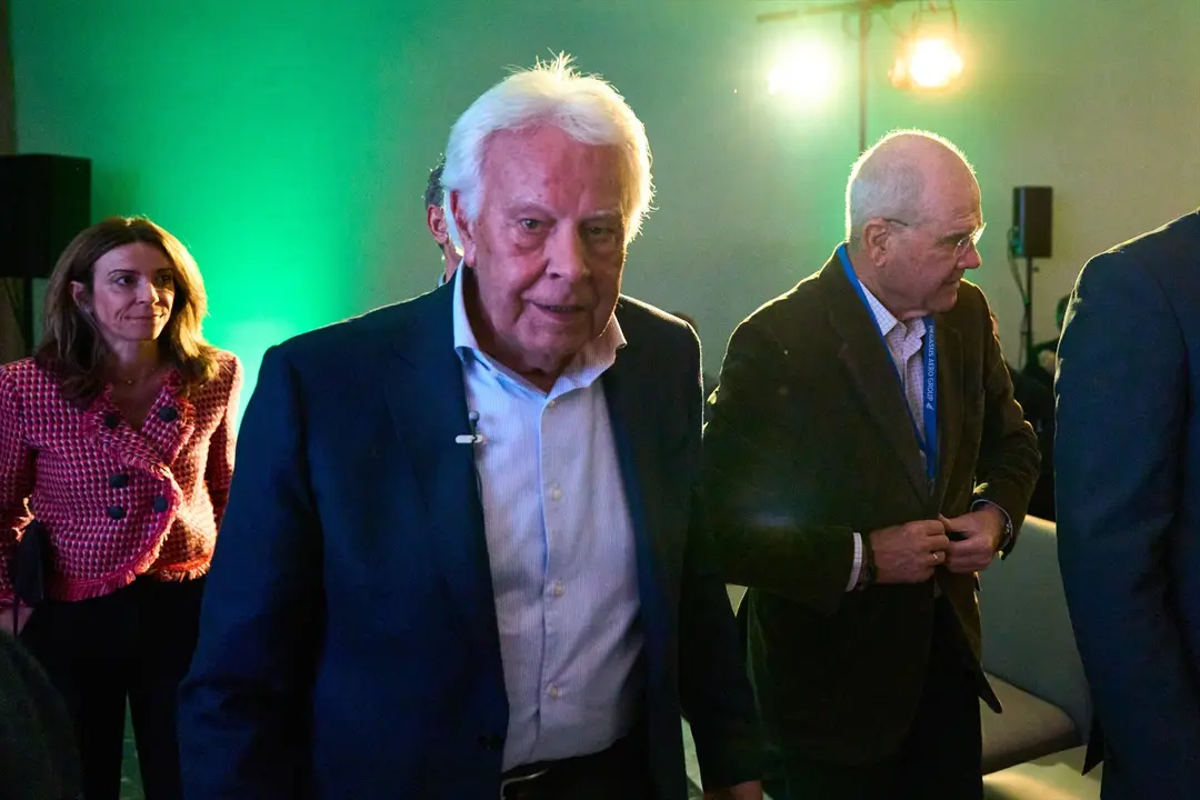 El expresidente de l Gobierno de Espa&ntilde;a, Felipe Gonz&aacute;lez, (i). Joaqu&iacute;n Corchero /Archivo