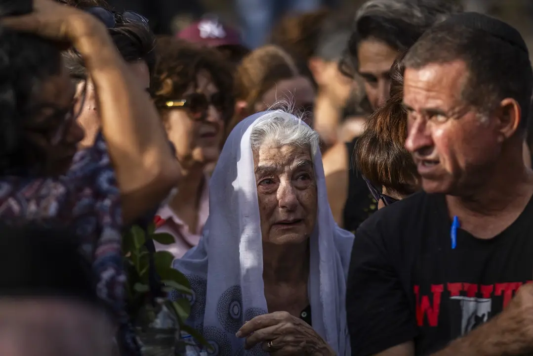Una mujer en el funeral de una de las v&iacute;ctimas mortales del ataque de Ham&aacute;s. Ilia Yefimovich / Archivo