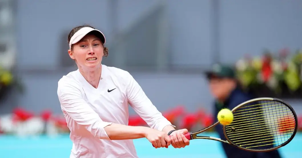 La c&aacute;ntabra Cristina Bucsa durante el partido de primera ronda en Roland Garros 2024. / A.E.