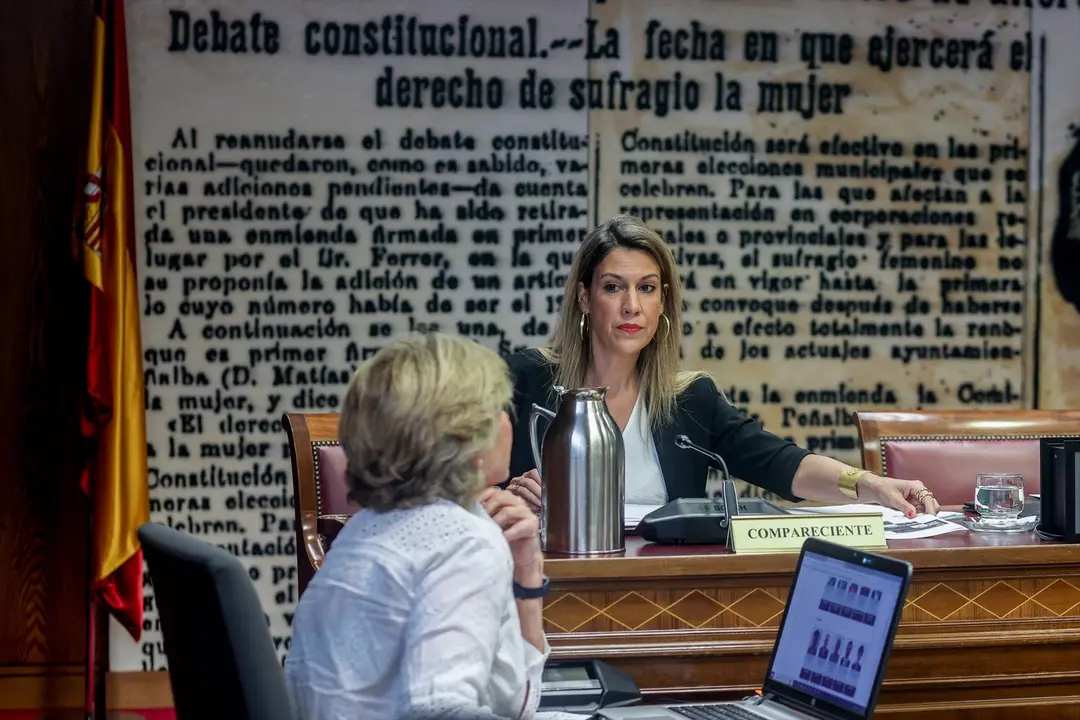 La exdirectora de Wakalua, Leticia Lauffer (D), comparece ante la Comisi&oacute;n de Investigaci&oacute;n sobre el &lsquo;caso Koldo&rsquo;, en el Senado. Ricardo Rubio