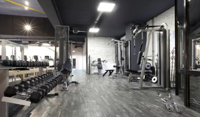 Varias m&aacute;quinas de un gimnasio. / A.S.