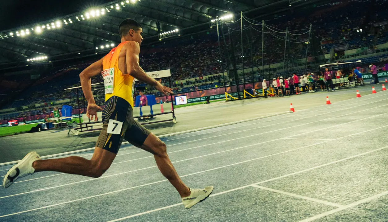 Attaoui durante la carrera en Roma. / Lela_Labs