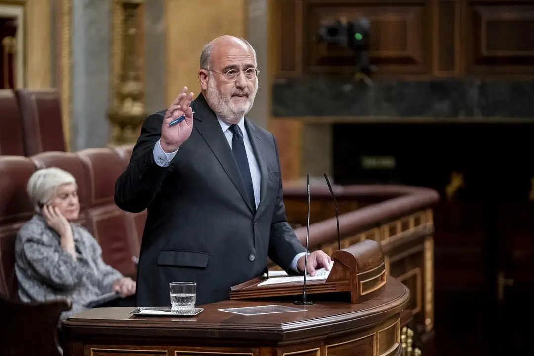 El diputado de Junts, Eduard Pujol, interviene durante la sesi&oacute;n plenaria en el Congreso de los Diputados. / A. P&eacute;rez Meca