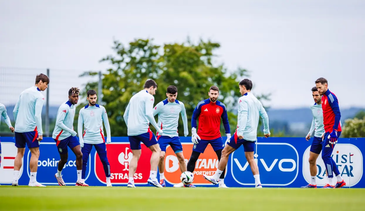 La Selecci&oacute;n durante el &uacute;ltimo entrenamiento. / RED X RFEF