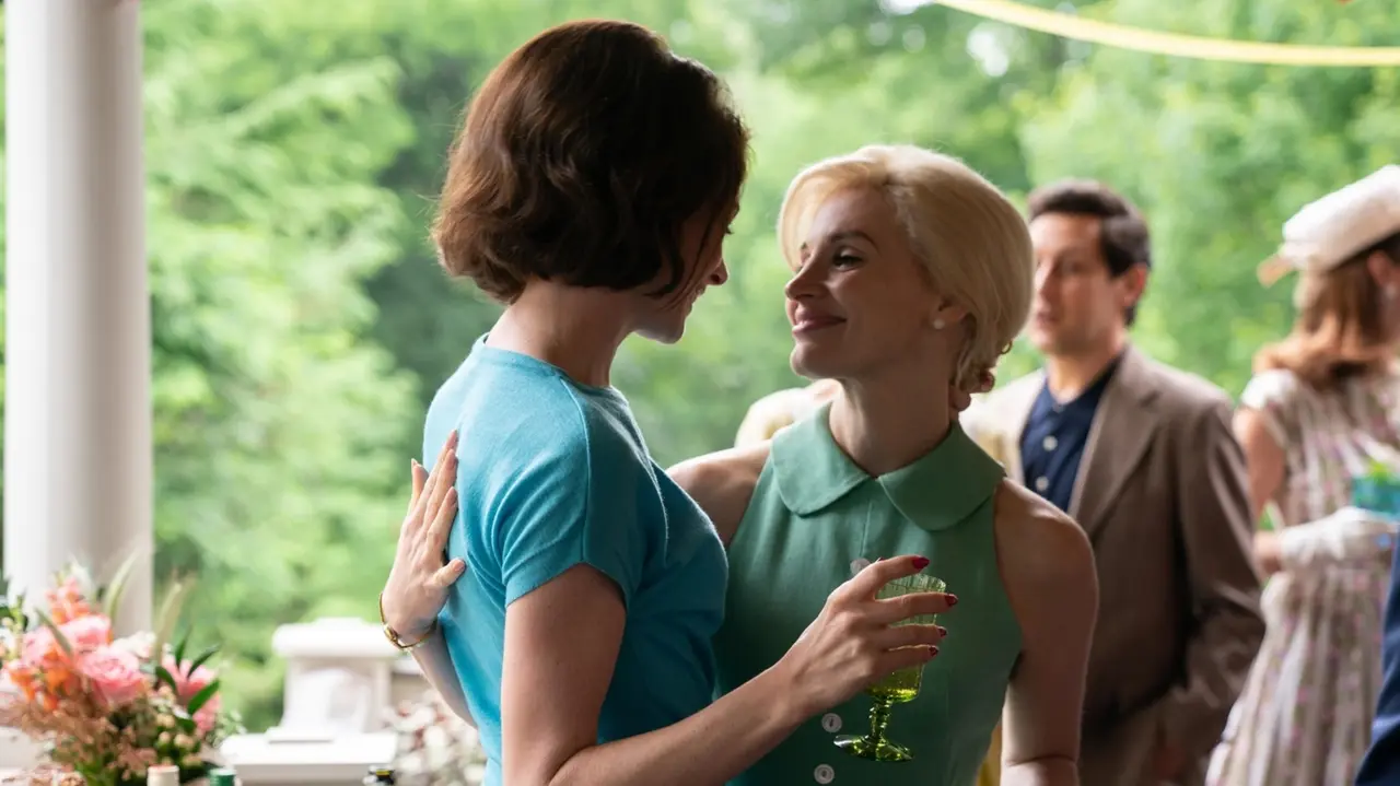 Jessica Chastain y Anne Hathaway en 'Vidas perfectas'. EP