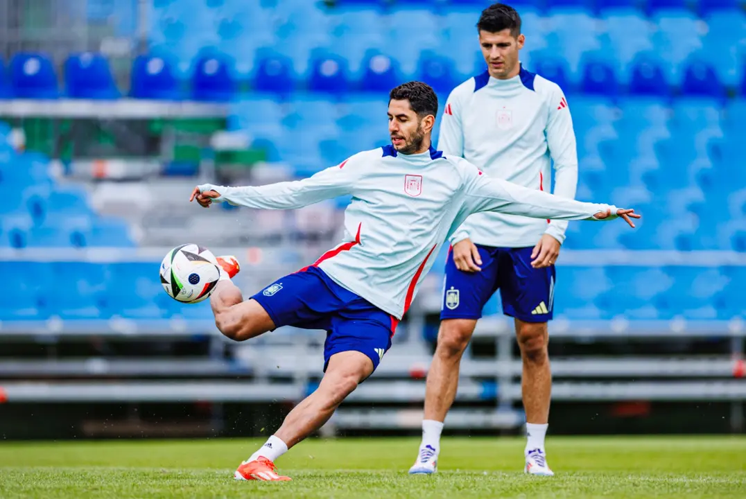&Uacute;ltimo entrenamiento de la Selecci&oacute;n antes de partir hacia Berl&iacute;n. / RED X RFEF