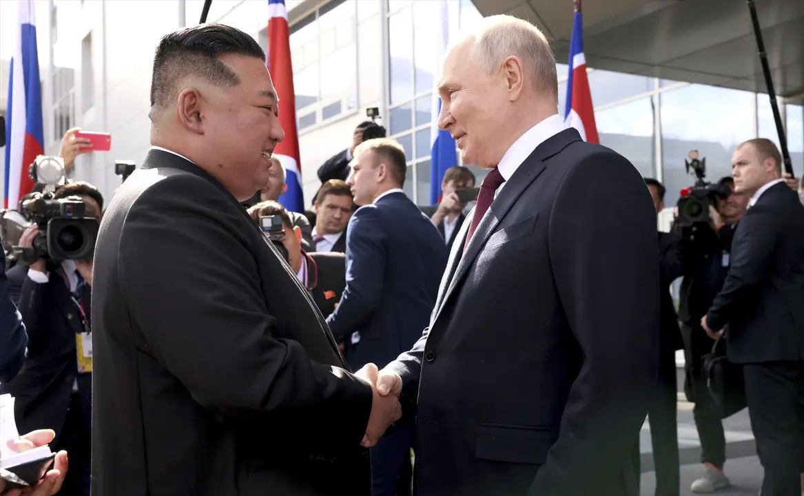 El presidente ruso, Vladimir Putin y el l&iacute;der norcoreano, Kim Jong-un, en un encuentro el a&ntilde;o pasado. EP