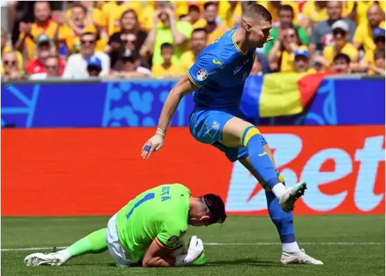 Artem Dovbyk, jugador de Ucrania, durante el partido de la Eurocopa 2024 ante Ruman&iacute;a. / ep