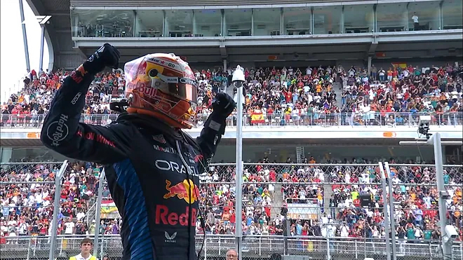 Verstappen celebra la victoria en Barcelona. / F1.com