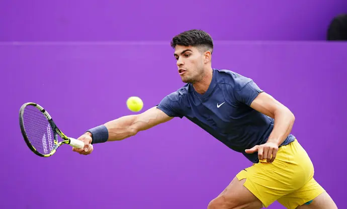 Carlos Alcaraz en el campeonato de Queen's. / Zac Goodwin/PA Wire/dpa