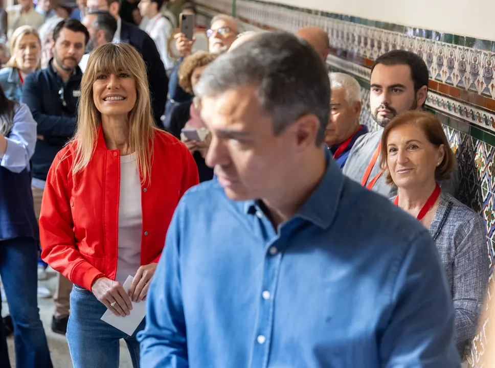 El presidente del Gobierno de Espa&ntilde;a, Pedro S&aacute;nchez y su mujer, Bego&ntilde;a G&oacute;mez. / EP