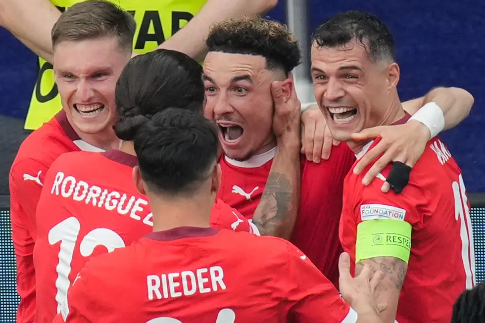 Los jugadores de Suiza celebran uno de los goles ante Italia. / S&ouml;ren Stache / EP