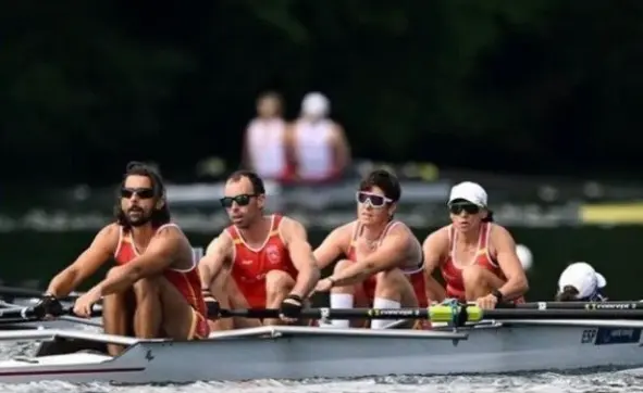 El Team Espa&ntilde;a de remo celebra su segunda plaza en los Juegos Paral&iacute;mpicos. A la ya conocida medalla de Javier Garc&iacute;a se suma la otorgada a Ver&oacute;nica Rodr&iacute;guez, Josefa Ben&iacute;tez, Sa&uacute;l Pe&ntilde;a, Daniel D&iacute;az y Leonor Garc&iacute;a en la prueba de cuatro con timonel PR3 en competici&oacute;n mixta. 👏