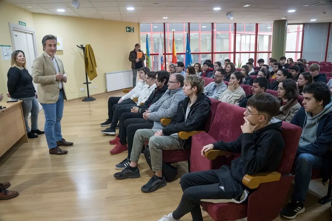 Actividad de formaci&oacute;n en el centro municipal. / A.G.I.