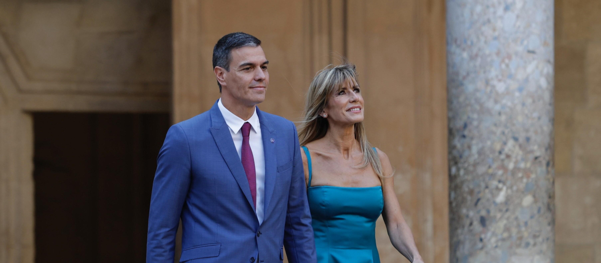 Pedro S&aacute;nchez junto a su mujer, Bego&ntilde;a G&oacute;mez. / EP