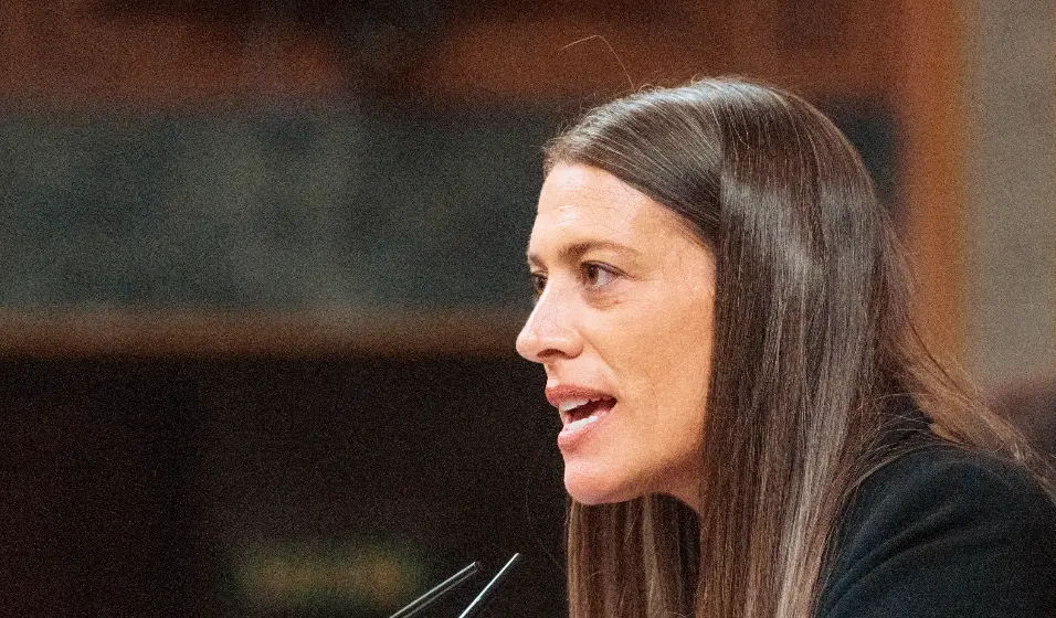 La portavoz de Junts en el Congreso, Miriam Nogueras, durante una sesi&oacute;n plenaria, en el Congreso de los Diputados, a 11 de junio de 2024, en Madrid (Espa&ntilde;a). El Pleno del Congreso debate hoy la toma en consideraci&oacute;n de dos Proposiciones de Ley. La primera, sobre la transferencia de la titularidad y competencias de la autopista del Atl&aacute;ntico (AP-9) a la Comunidad Aut&oacute;noma de Galicia, presentada por el Parlamento de Galicia, y la segunda, a propuesta del Grupo Popular, relativa a la modificaci&oacute;n de la Ley Org&aacute;nica 10/1995, de 23 de noviembre, del C&oacute;digo Penal, en materia de multirreincidencia en los delitos de hurto y estafa.
Fecha: 11/06/2024. leer menos

Firma: Gabriel Luengas / Europa Press