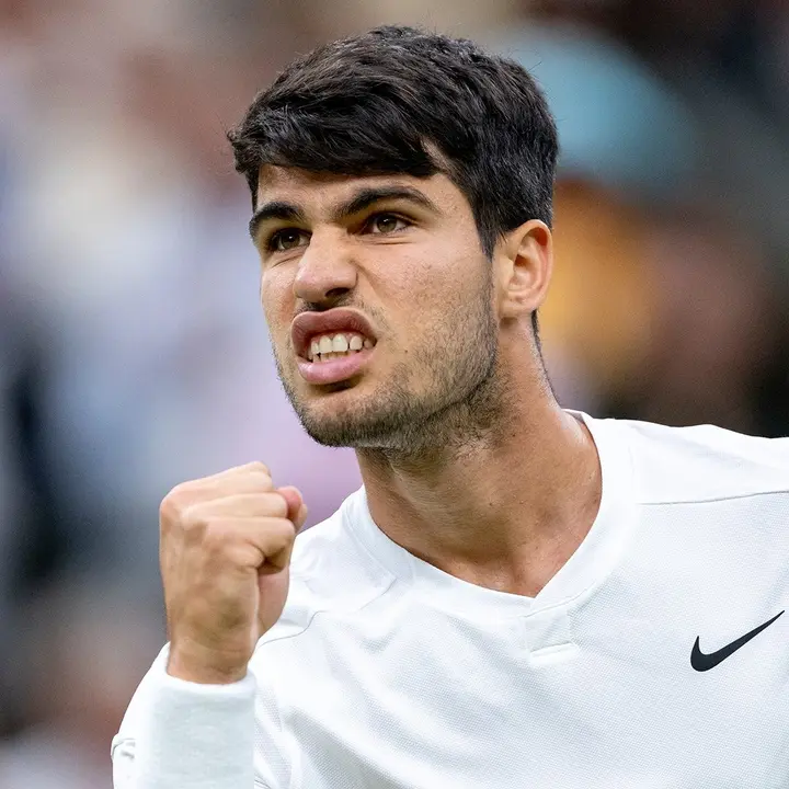 Carlos Alcaraz durante el partido de Wimbledon. / Wimbledon