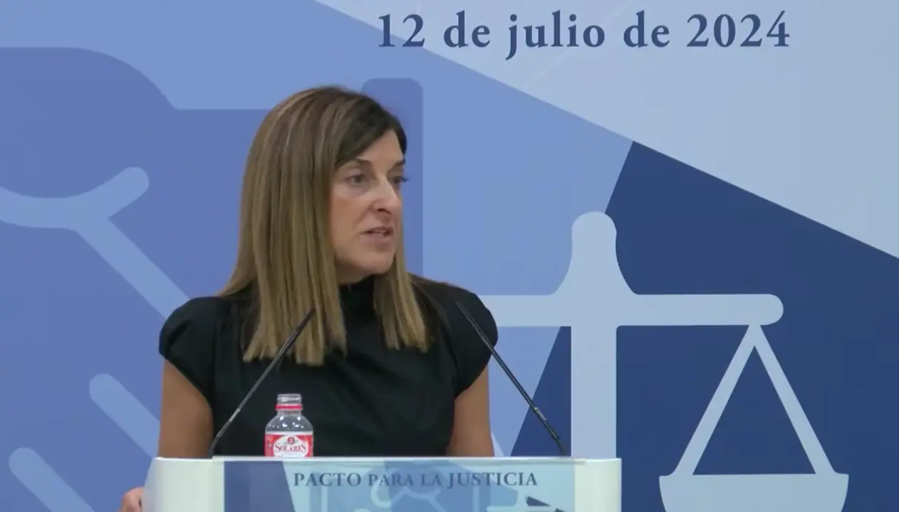 Mar&iacute;a Jos&eacute; S&aacute;enz de Buruaga opina en rueda de prensa sobre la actualidad pol&iacute;tica. / A.E.