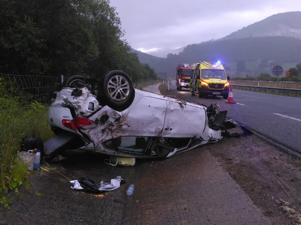 Veh&iacute;culo accidentado. / 112 Cantabria