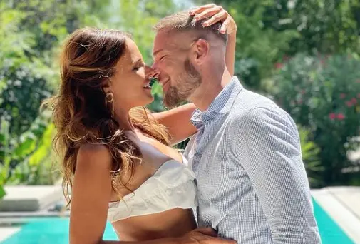 Tony Spina y su novia, Marta Pe&ntilde;ate. / INSTAGRAM