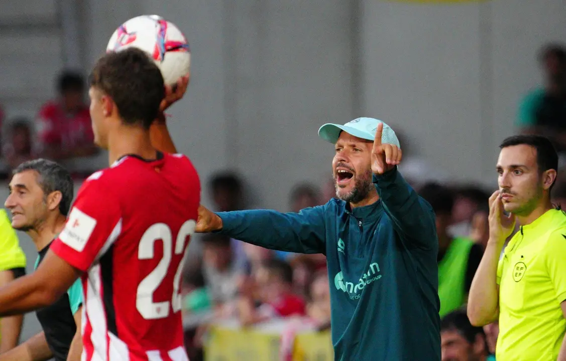 El entrenador del Racing, Jos&eacute; Alberto. / Racing