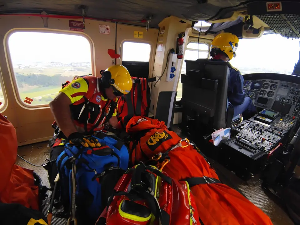 El Equipo de Intervenci&oacute;n de Protecci&oacute;n Civil y su helic&oacute;ptero medicalizado rescata a un senderista de 82 a&ntilde;os. / 112