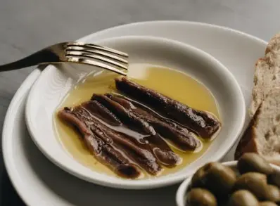 Un plato con anchoas, un producto t&iacute;pico de Santo&ntilde;a. / A.E