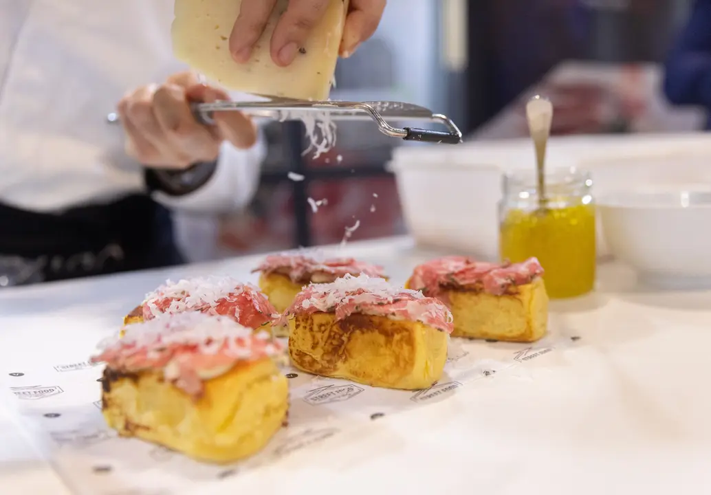 Varios pinchos. / EP