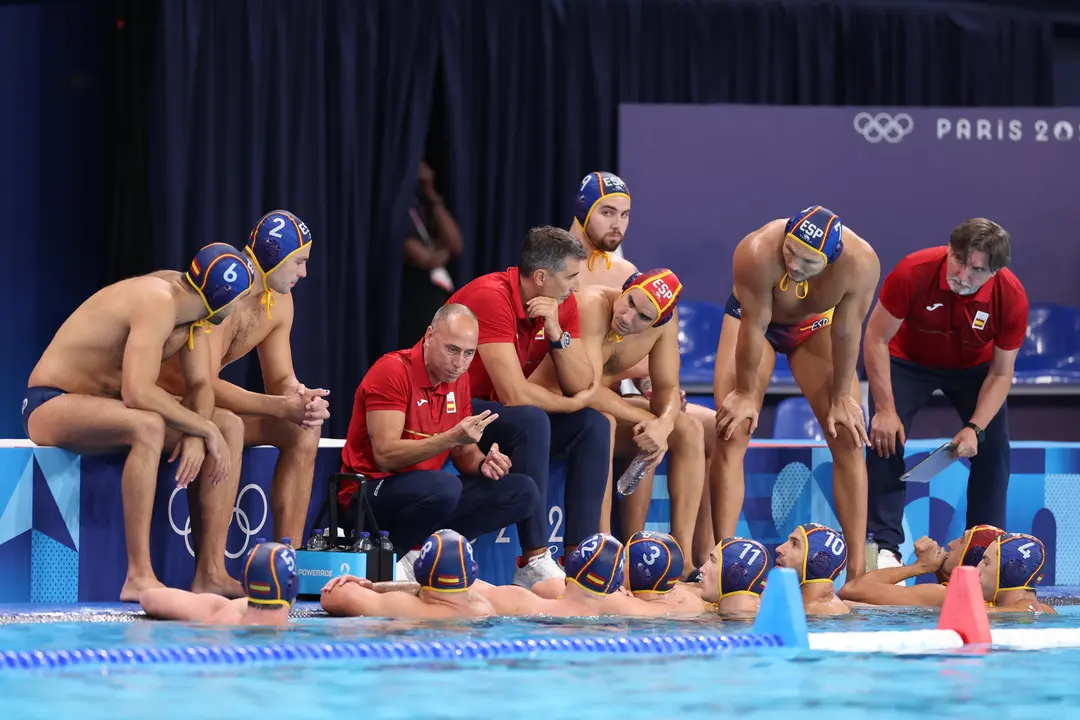 La selecci&oacute;n espa&ntilde;ola de waterpolo masculino en el partido contra Australia en los Juegos Ol&iacute;mpicos de Paris 2024. / COE