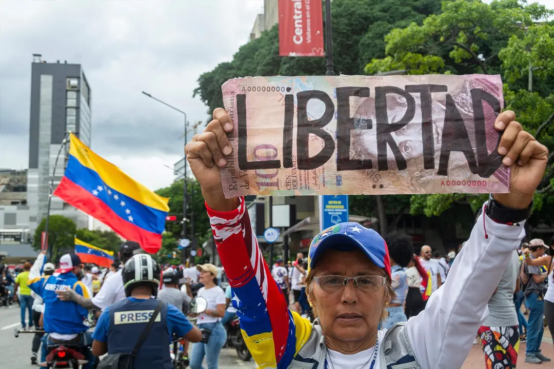 Una mujer pidieron libertad para el pa&iacute;s durante las protestas en Caracas. Jimmy Villalta