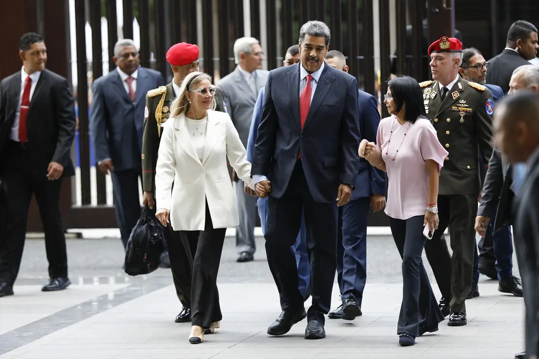 Nicol&aacute;s Maduro junto a Cilia Flores y Delcy Rodr&iacute;guez. Jeampier Arguinzones