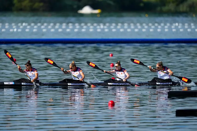 Sara Ouzande, Estefania Fernandez, Carolina Garcia Otero y Teresa Portela en K4 en Par&iacute;s.  EP