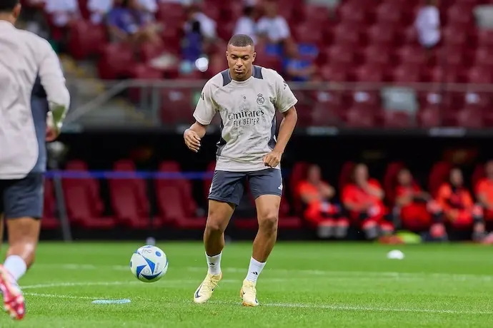 13 August 2024, Poland, Warsaw: Real Madrid's Kylian Mbappe seen in action during a training session on the eve of the UEFA Super Cup 2024 match between Real Madrid CF and Atalanta BC at National Stadium. Photo: Federico Titone/SOPA Images via ZUMA Press Wire/dpa
Federico Titone/SOPA Images via / DPA
13/8/2024 ONLY FOR USE IN SPAIN