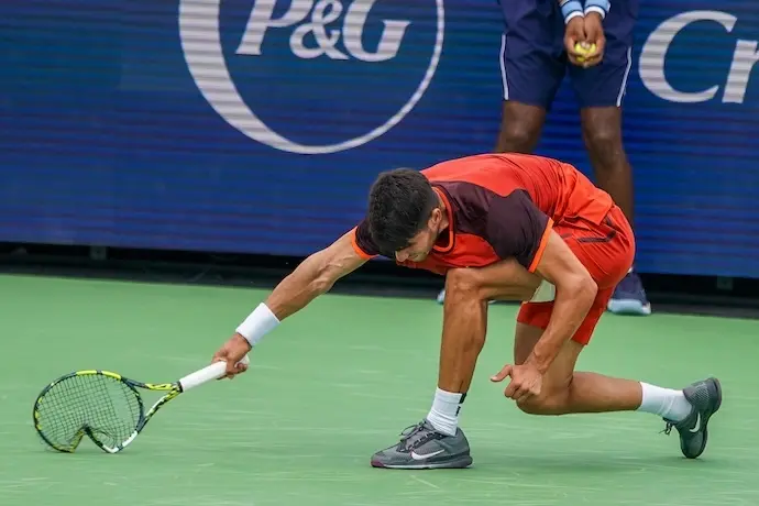 Carlos Alcaraz (ESP) reacciona despu&eacute;s de un tiro fallado contra Gael Monfils (FRA) (no en la foto) durante la ronda individual masculina del Abierto de Cincinnati 2024 en el Lindner Family Tennis Center.,Imagen: 899285103, Licencia: Derechos gestionados, Restricciones: Autorizaci&oacute;n de modelo: no, Cr&eacute;ditos: Debby Wong / Zuma Press / ContactoPhoto Licencia editorial v&aacute;lida s&oacute;lo para Espa&ntilde;a y 3 MESES a partir de la fecha de la imagen, despu&eacute;s elim&iacute;nela de su archivo. Para uso no editorial y sin licencia, p&oacute;ngase en contacto con EUROPA PRESS. leer menos

Firma: Debby Wong / Zuma Press