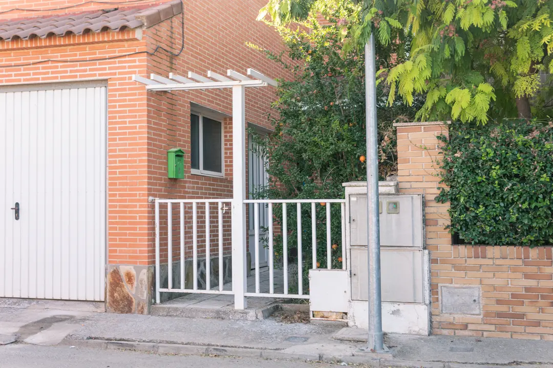 Fachada de la vivienda d&oacute;nde han detenido al asesino. / Juan Moreno