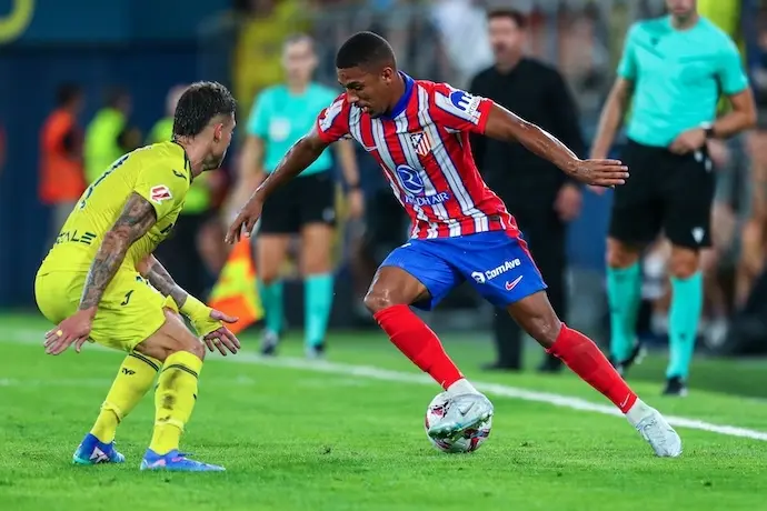 Samuel Lino del Atl&eacute;tico de Madrid en acci&oacute;n durante el partido de f&uacute;tbol de la liga espa&ntilde;ola, La Liga EA Sports, jugado entre el Villarreal CF y el Atl&eacute;tico de Madrid en el estadio de La Cer&aacute;mica el 19 de agosto de 2024, en Valencia, Espa&ntilde;a.
Fecha: 19/08/2024.

Firma: AFP7 / Europa Press