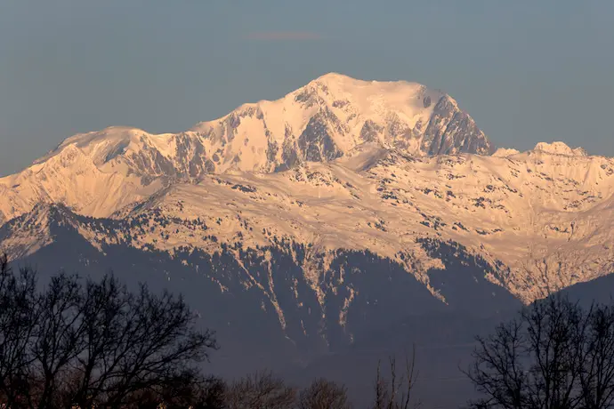El Mont Blanc, la cumbre m&aacute;s alta de Europa Occidental./ EP